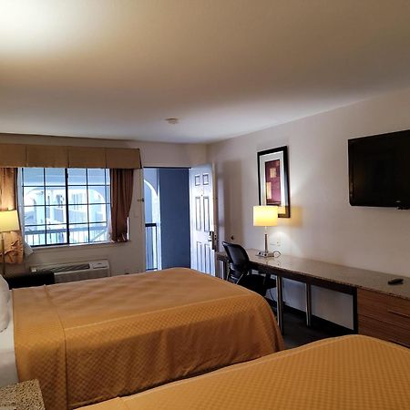 Texas Inn And Suites Raymondville Buitenkant foto