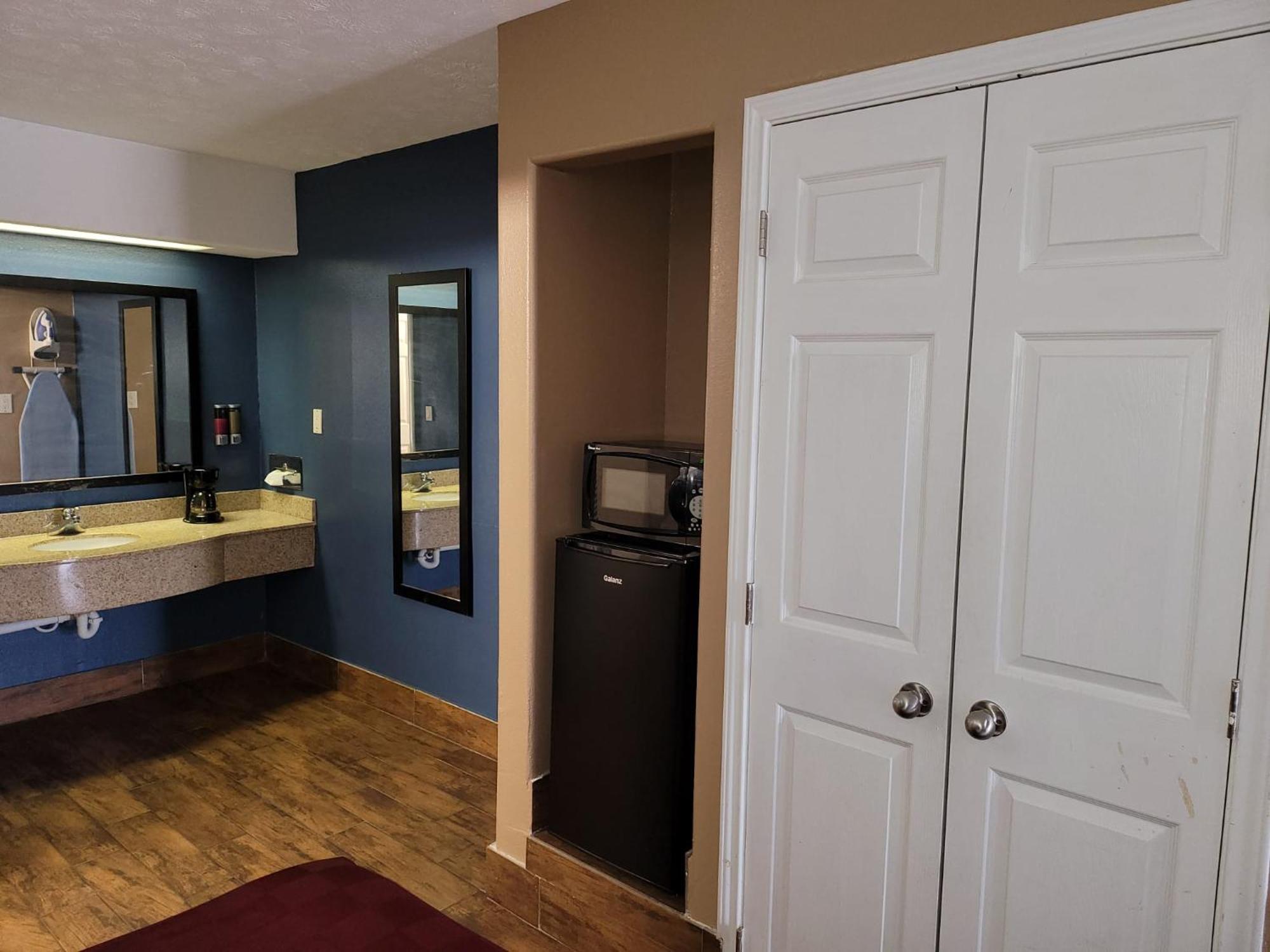 Texas Inn And Suites Raymondville Buitenkant foto