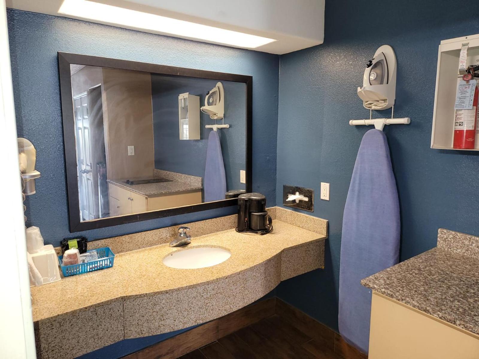 Texas Inn And Suites Raymondville Buitenkant foto