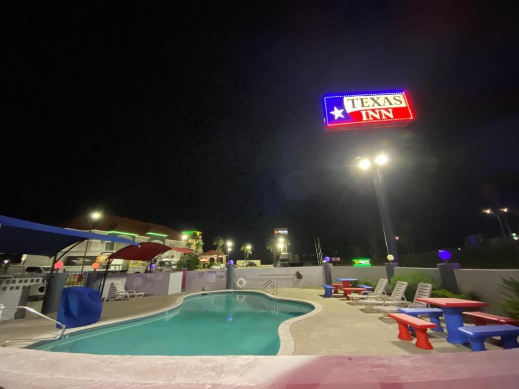 Texas Inn And Suites Raymondville Buitenkant foto