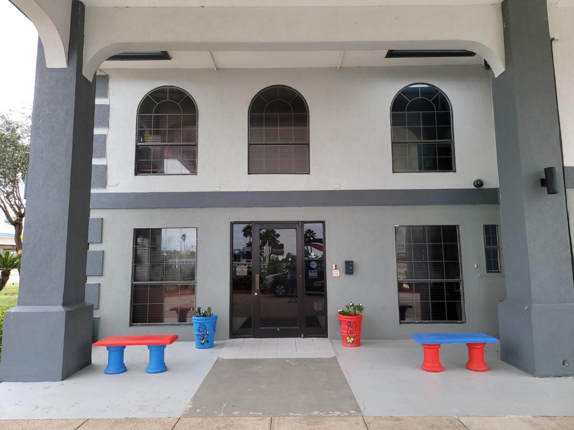 Texas Inn And Suites Raymondville Buitenkant foto