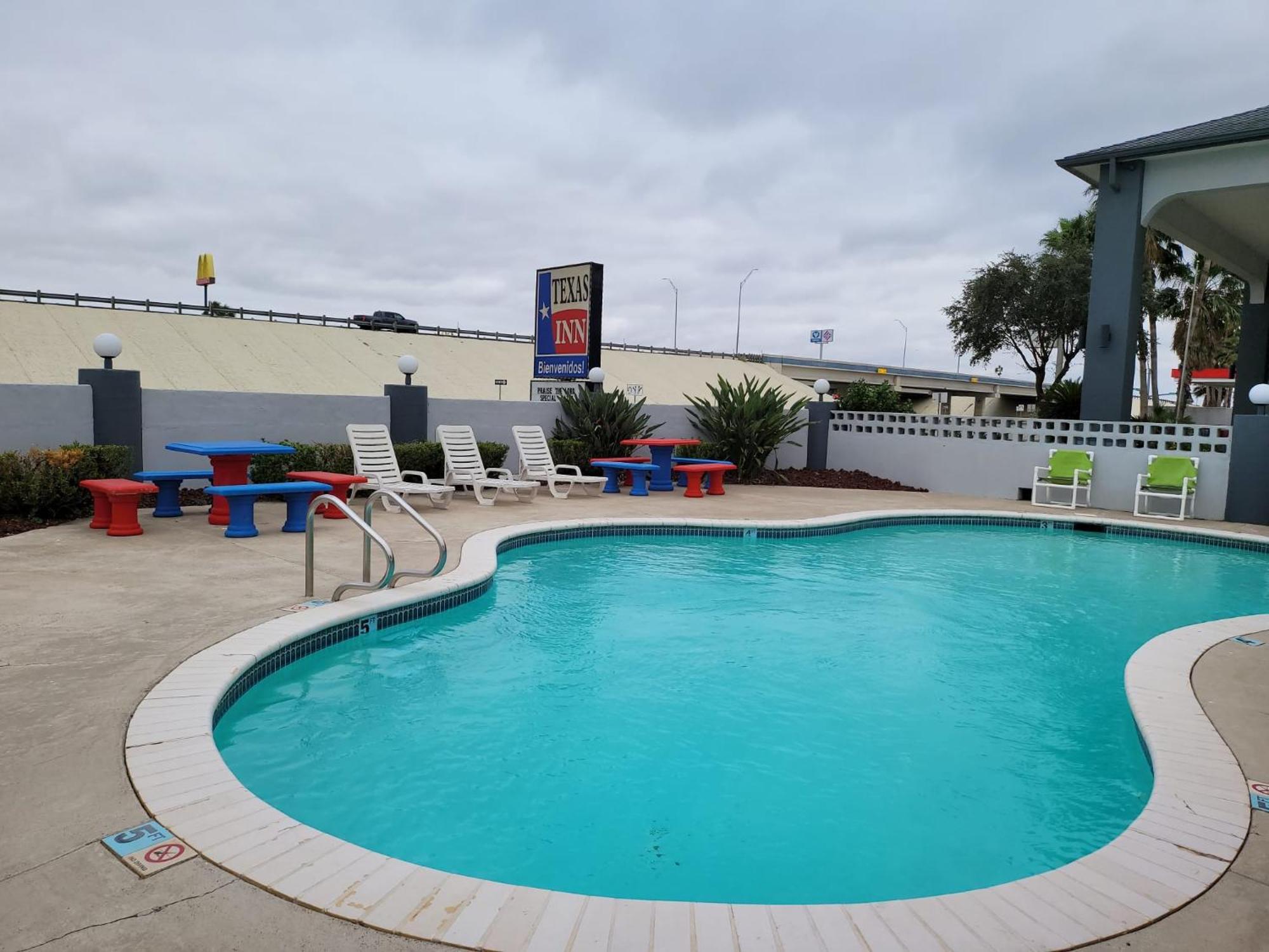 Texas Inn And Suites Raymondville Buitenkant foto